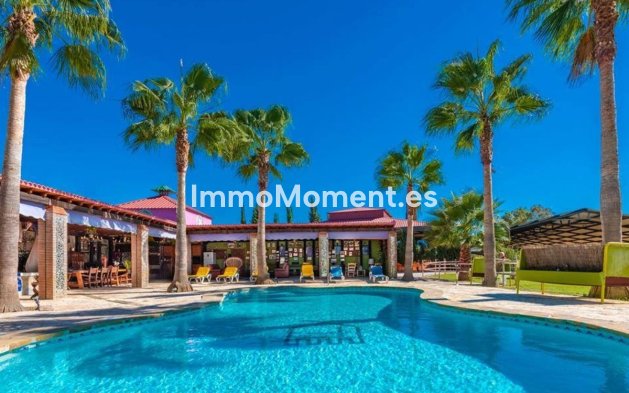 Resale - Country house - Inland  - Coín