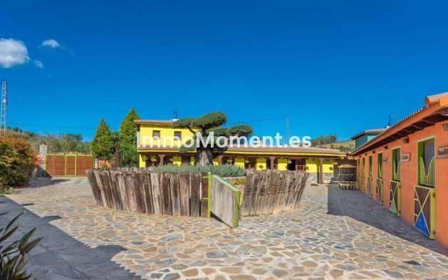 Resale - Country house - Inland  - Coín