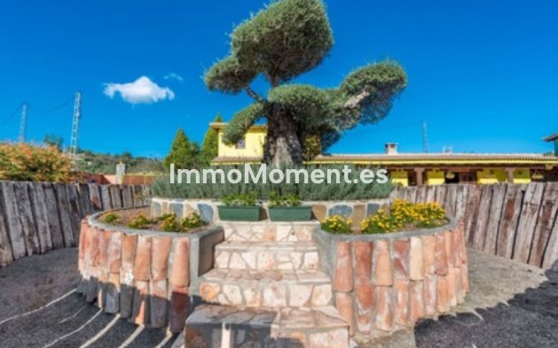 Resale - Country house - Inland  - Coín