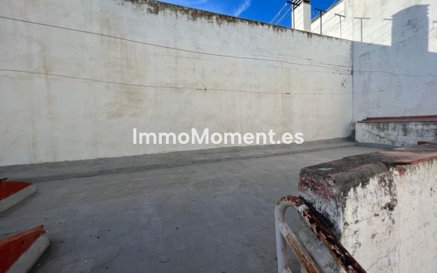 Resale - Villa - Estepona - Estepona Centro