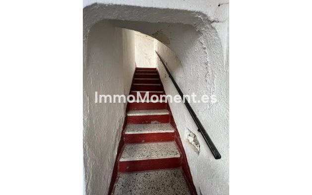 Resale - Villa - Estepona - Estepona Centro