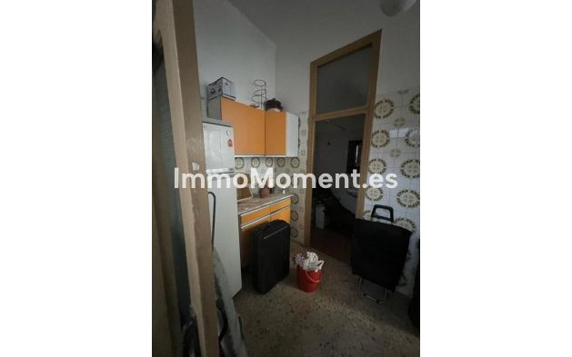 Resale - Villa - Estepona - Estepona Centro