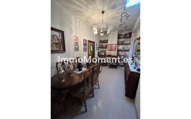 Resale - Villa - Estepona - Estepona Centro