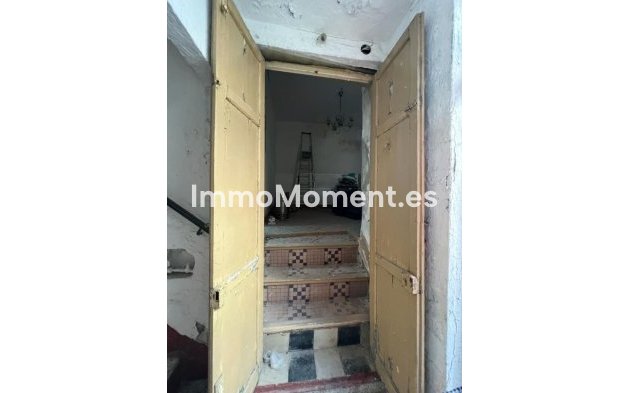 Resale - Villa - Estepona - Estepona Centro