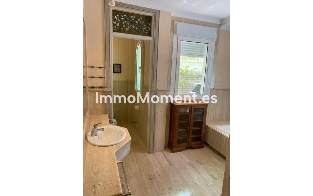 Reventa - Villa independiente - Manilva
