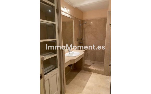 Reventa - Villa independiente - Manilva