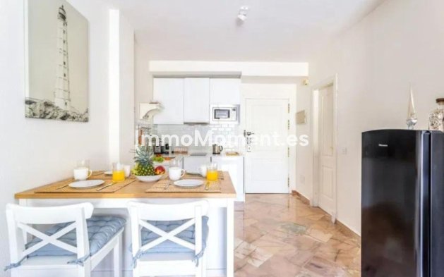 Resale - Apartment - Marbella - Elviria