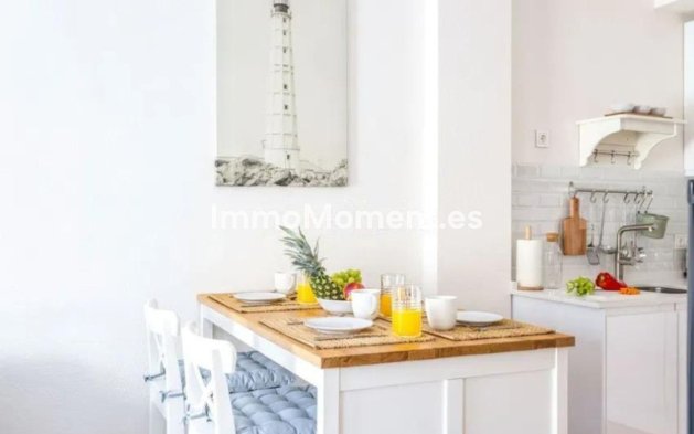 Resale - Apartment - Marbella - Elviria