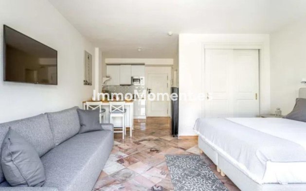 Resale - Apartment - Marbella - Elviria