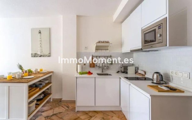 Resale - Apartment - Marbella - Elviria