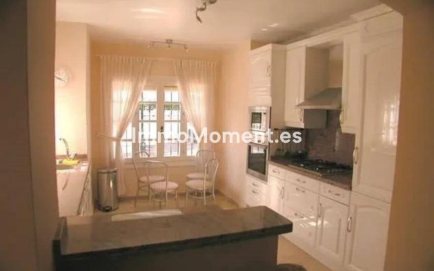 Wiederverkauf - Villa - Estepona  - Estepona Centro