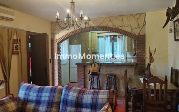 Revente - Maison de campagne - Intérieur                       - Monda