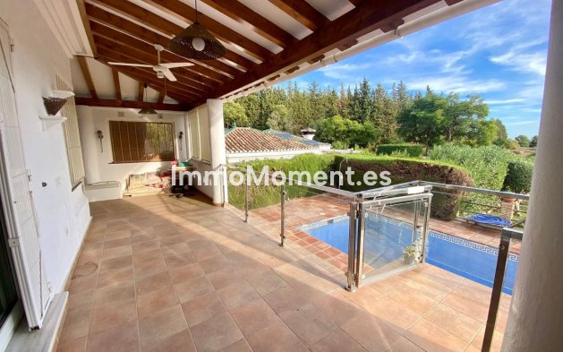 Wiederverkauf - Villa - Estepona  - El Padron