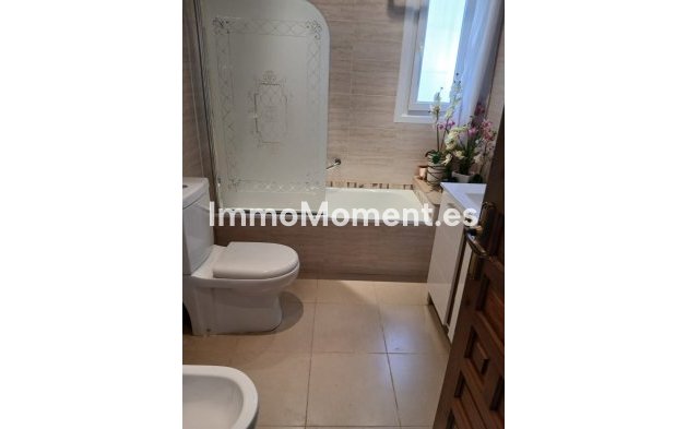 Wiederverkauf - Villa - Estepona  - El Padron