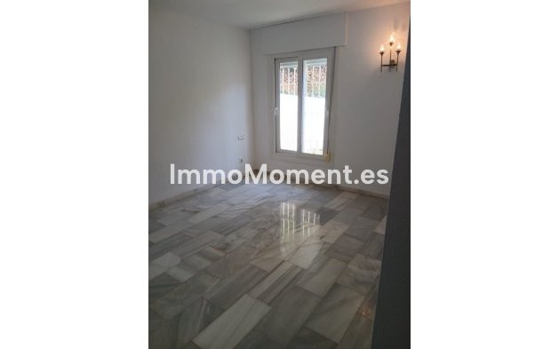 Wiederverkauf - Villa - Estepona  - El Padron