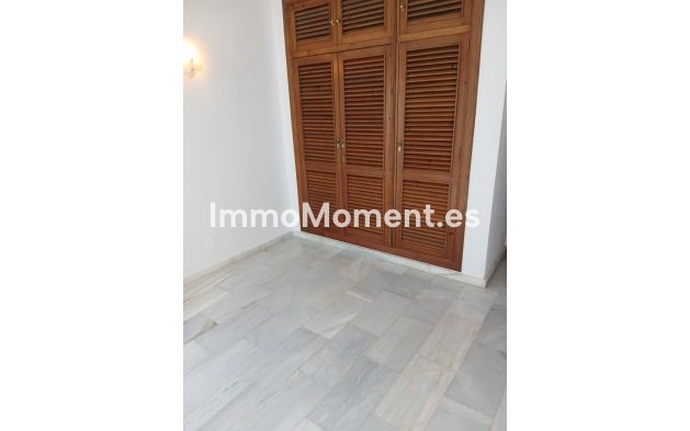 Wiederverkauf - Villa - Estepona  - El Padron