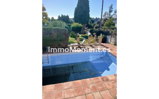 Wiederverkauf - Villa - Estepona  - El Padron