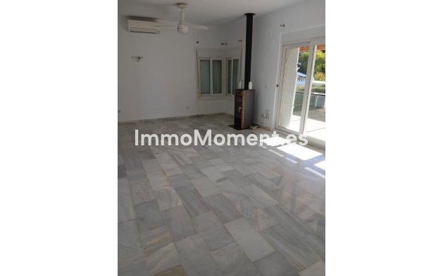 Wiederverkauf - Villa - Estepona  - El Padron