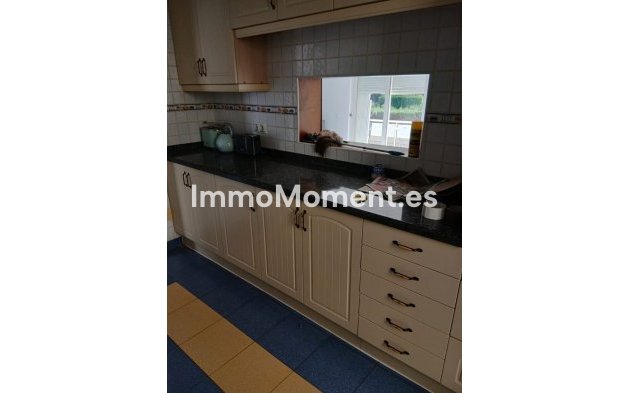 Wiederverkauf - Villa - Estepona  - El Padron