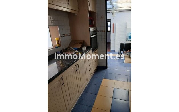 Wiederverkauf - Villa - Estepona  - El Padron