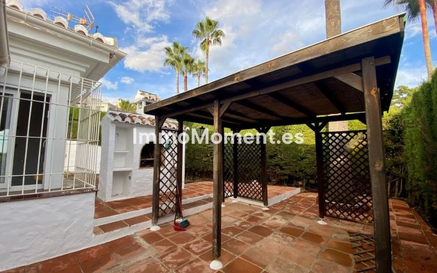 Wiederverkauf - Villa - Estepona  - El Padron