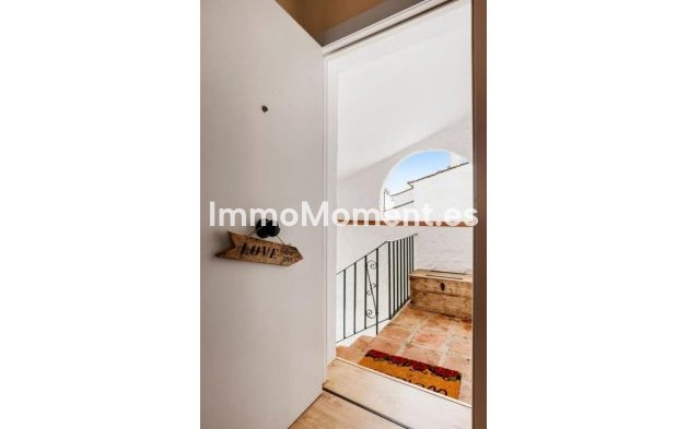 Resale - Apartment - Estepona - Benamara