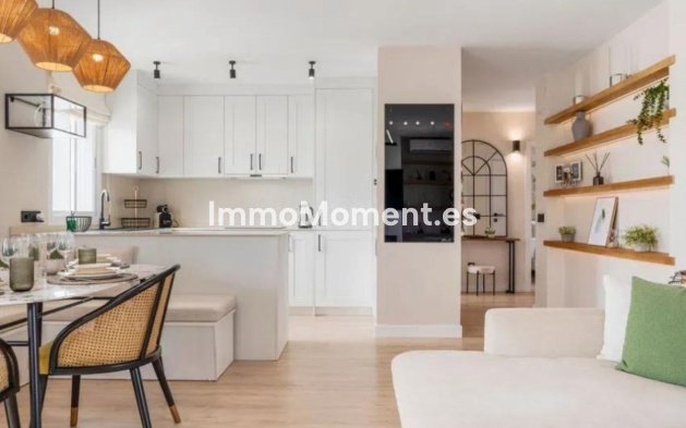 Resale - Apartment - Estepona - Benamara