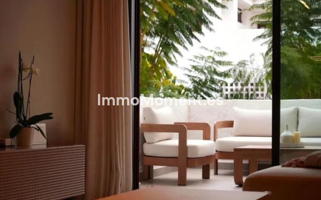 Resale - Apartment - Marbella - Nueva Andalucía