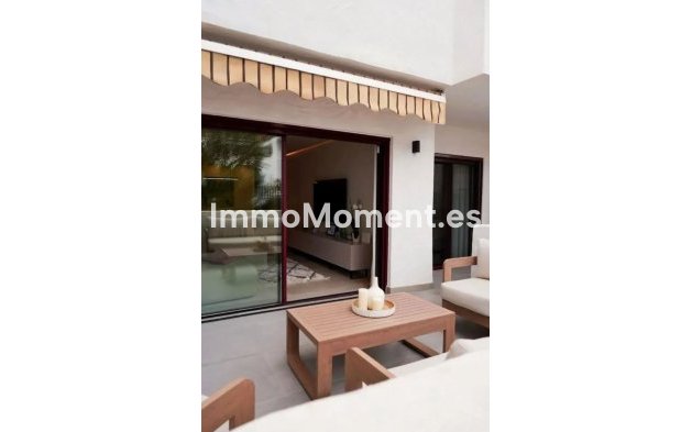 Resale - Apartment - Marbella - Nueva Andalucía