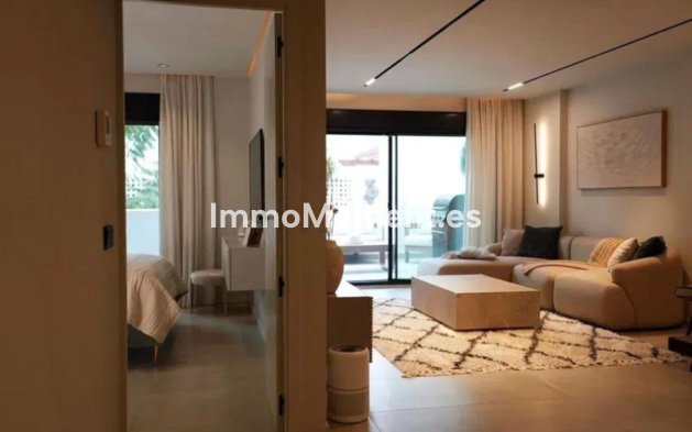 Resale - Apartment - Marbella - Nueva Andalucía