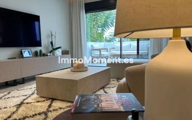 Resale - Apartment - Marbella - Nueva Andalucía