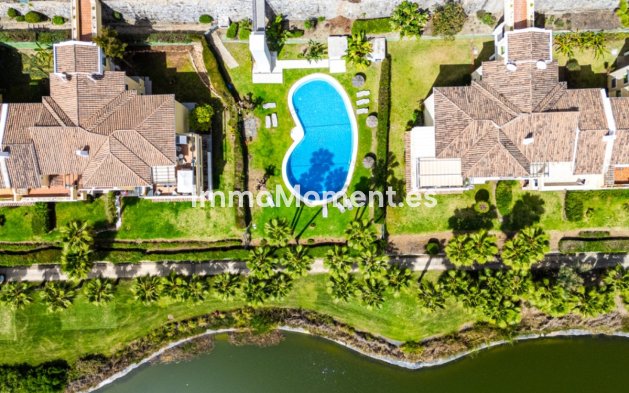 Resale - Apartment - Benahavís - Benahavís Centro