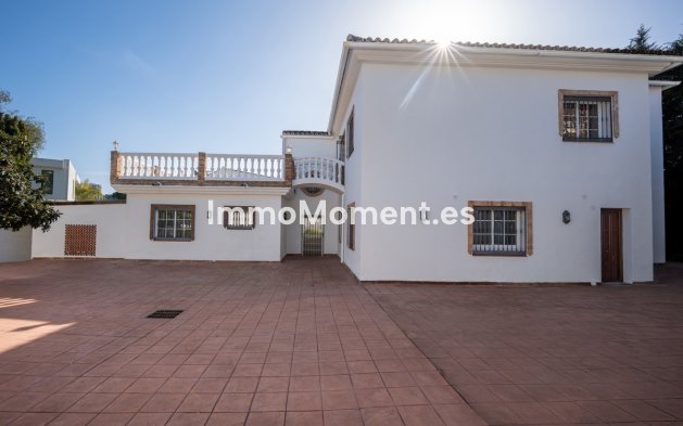 Resale - Villa - Marbella - Nueva Andalucía