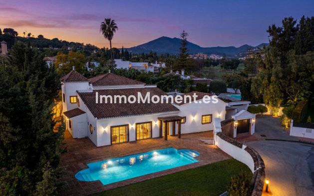 Resale - Villa - Marbella - Nueva Andalucía
