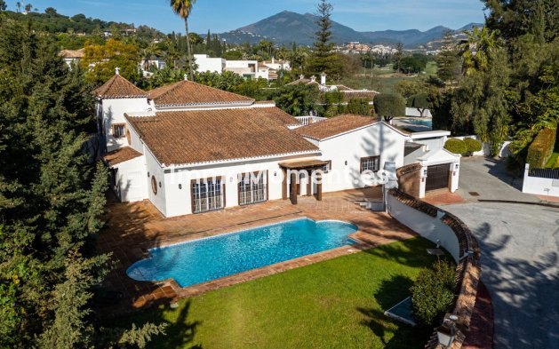 Resale - Villa - Marbella - Nueva Andalucía