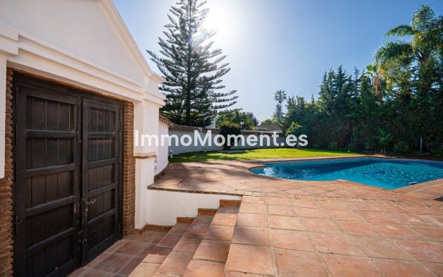 Resale - Villa - Marbella - Nueva Andalucía