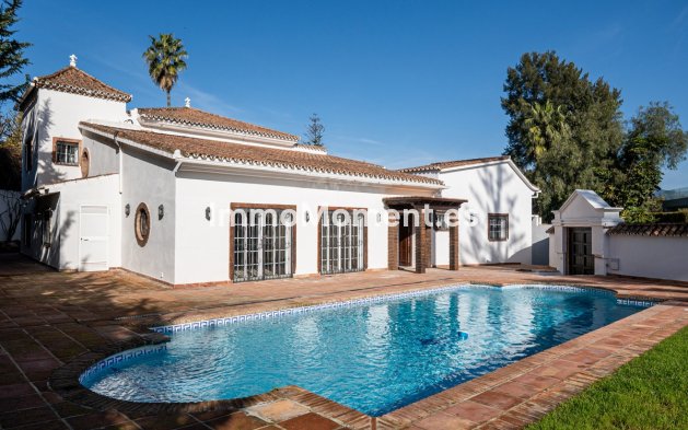 Resale - Villa - Marbella - Nueva Andalucía
