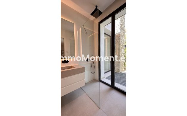 Wiederverkauf - Villa - Marbella - Marbella Centro