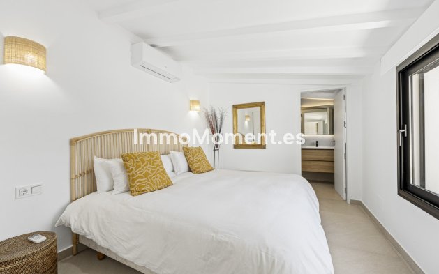 Reventa - Villa - Marbella - Guadalmina Alta