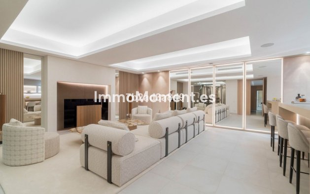 Resale - Villa - Marbella - Nueva Andalucía