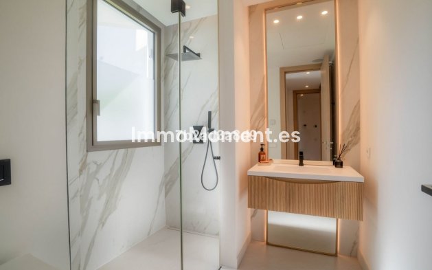 Resale - Villa - Marbella - Nueva Andalucía