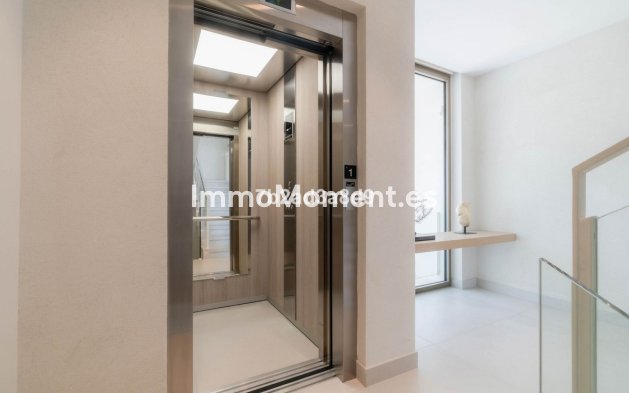 Resale - Villa - Marbella - Nueva Andalucía