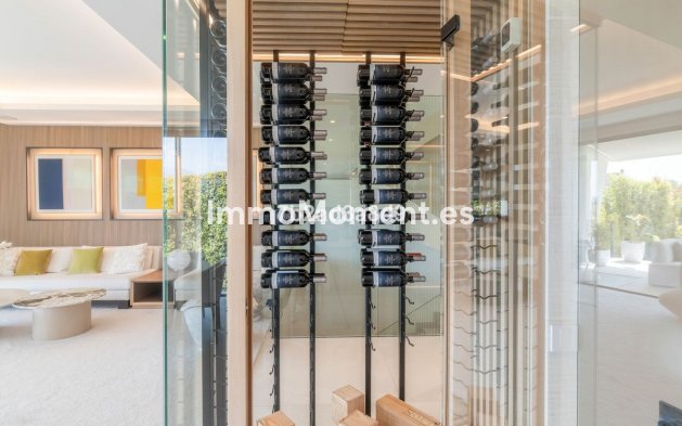 Resale - Villa - Marbella - Nueva Andalucía