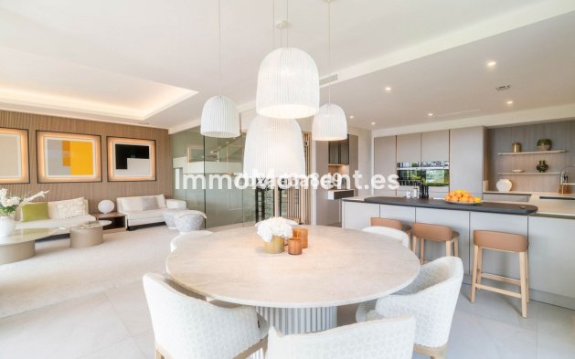 Resale - Villa - Marbella - Nueva Andalucía