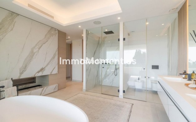 Resale - Villa - Marbella - Nueva Andalucía