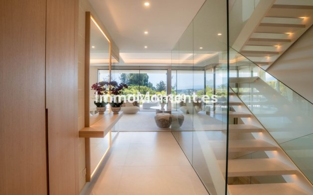 Resale - Villa - Marbella - Nueva Andalucía