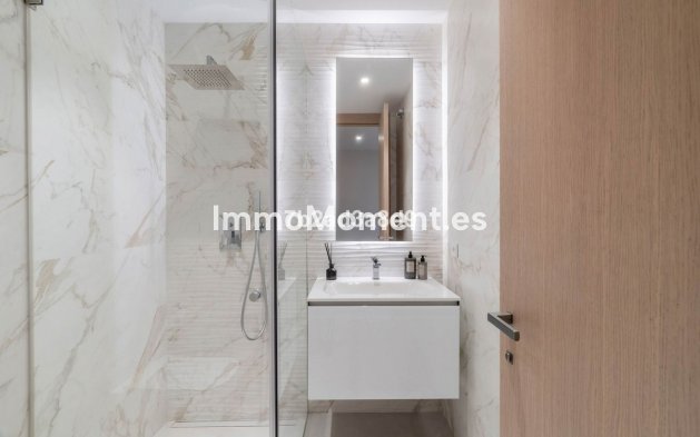 Resale - Villa - Marbella - Nueva Andalucía