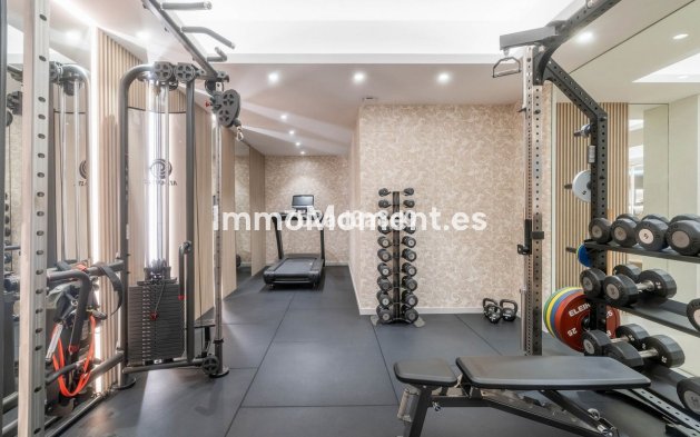 Resale - Villa - Marbella - Nueva Andalucía