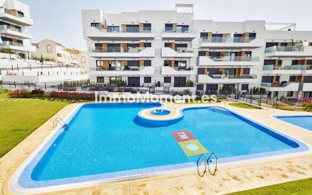 Resale - Apartment - Orihuela - Villamartin