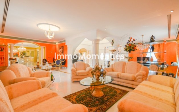 Wiederverkauf - Villa - Benalmadena - Benalmadena Centro